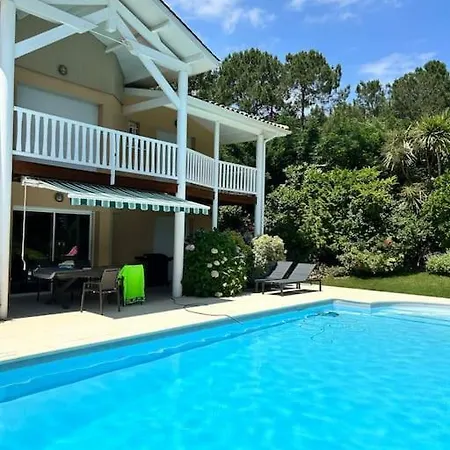 Villa 4 Chambres Avec Piscine Chauffee Vue Golf Entre Ocean & Lac Plage A 5 Min Villa